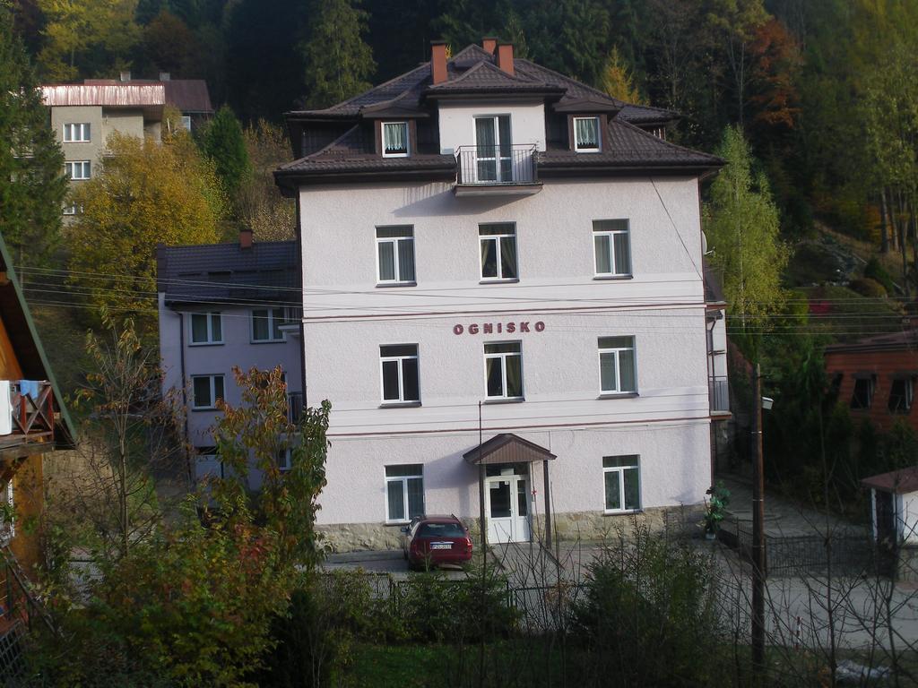 Hôtel Osrodek Wypoczynkowy Ognisko à Krynica-Zdrój Extérieur photo